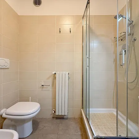 80m2, 7 Piano, Bilocale Con 2 Terrazze E 2 Bagni 아파트