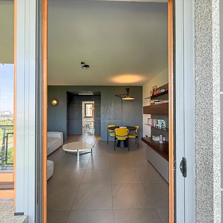 80m2, 7 Piano, Bilocale Con 2 Terrazze E 2 Bagni 밀라노